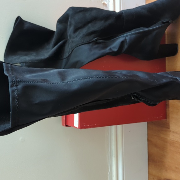 Boots - Picture 2 of 4